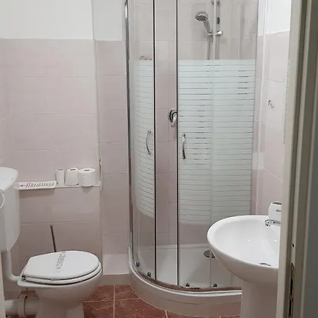 Il Giardino Dei Limoni Room&apartments Affittacamere 3*